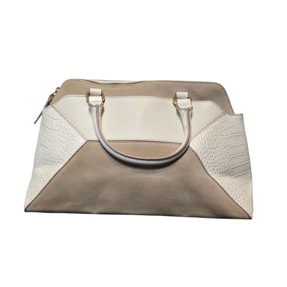 Elegant Cream and Tan Shoulder Bag - Picture 4 of 11